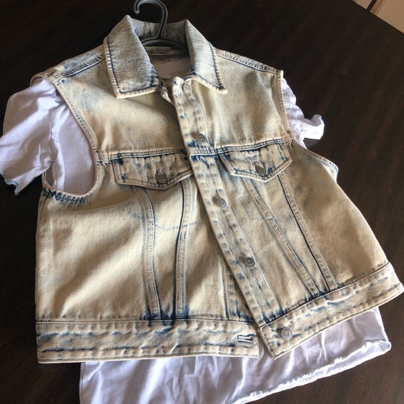 Beautiful jean vest - Picture 3 of 6